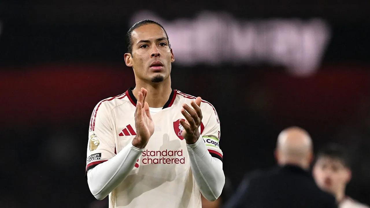 Joe Cole sebut Chelsea harusnya kejar Virgil van Dijk. (Foto: Getty Images)