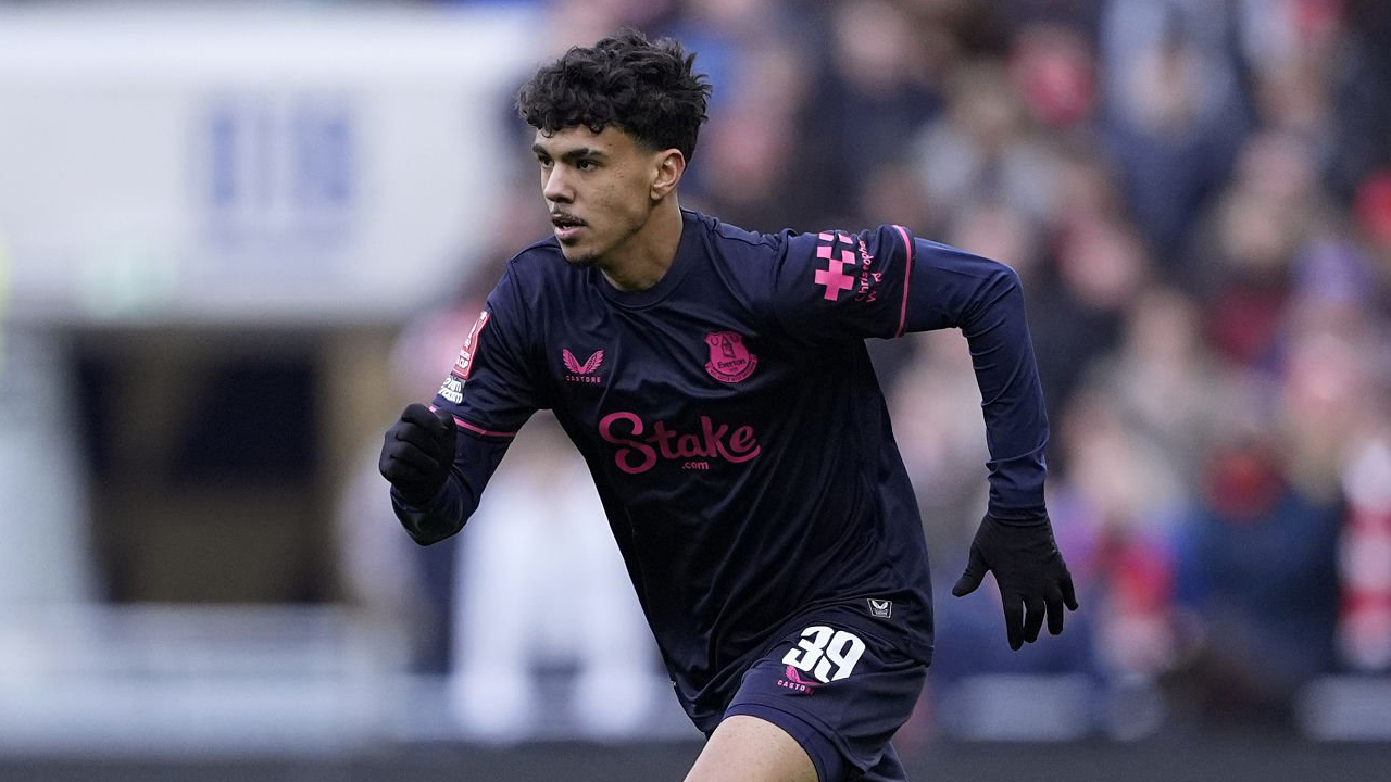 Moyes Puas dengan Penampilan Perdana Adam Aznou Bersama Everton