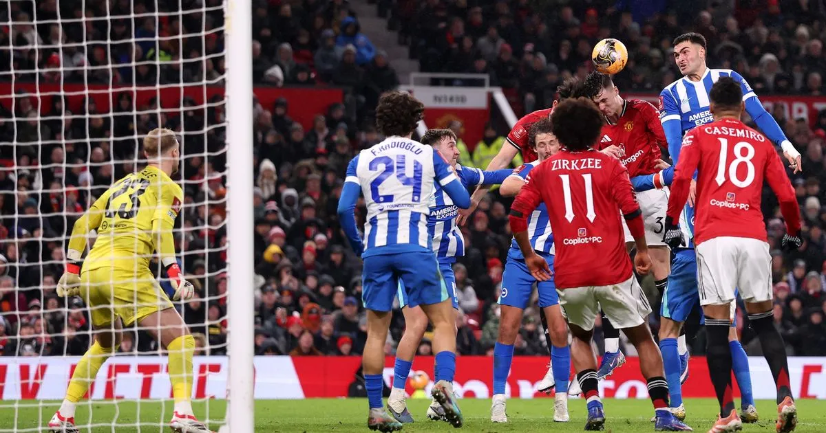 Penilaian Pemain Manchester United: Kartu Merah Lacey Menonjol - sumber: (manchestereveningnews)