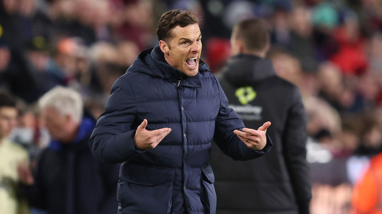 Rotasi 8 Pemain, Burnley Tetap Menggila! Scott Parker Ungkap Strateginya