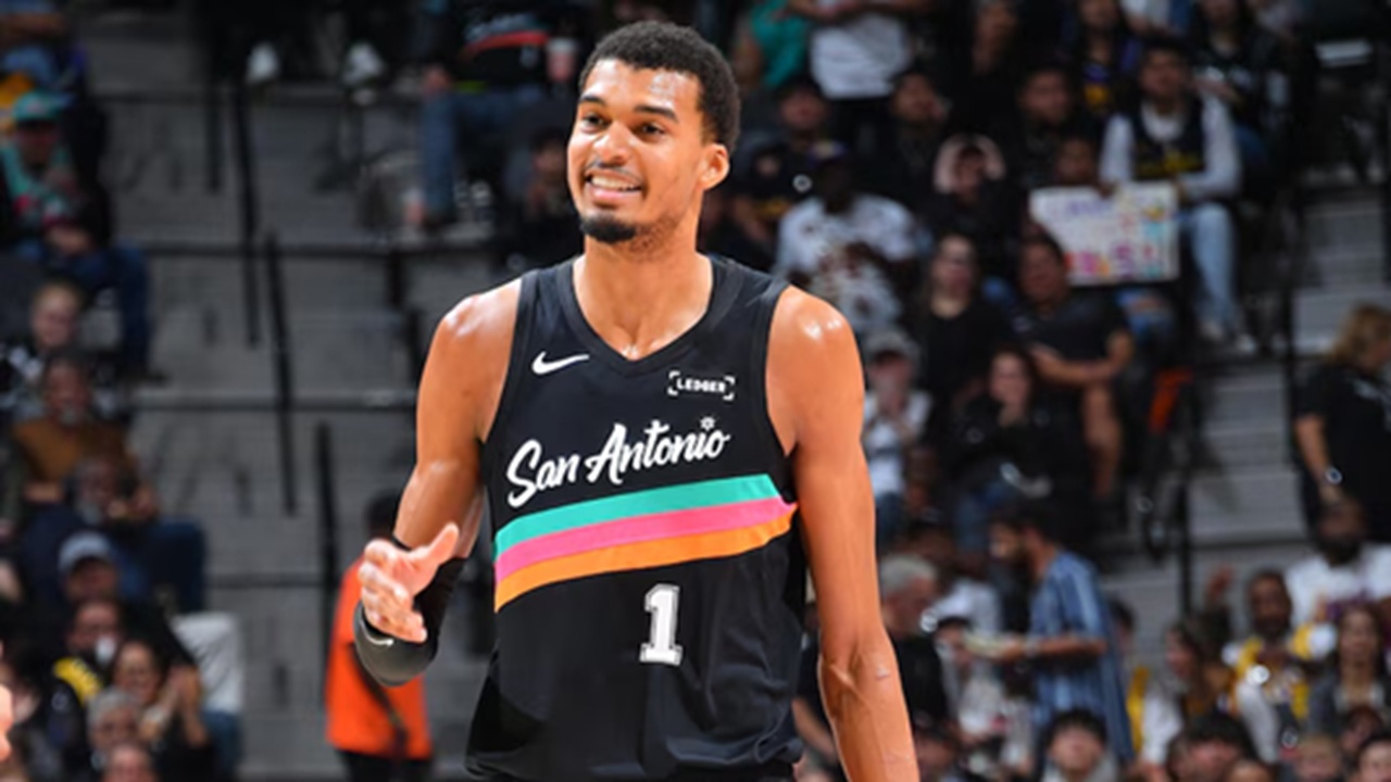 Wembanyama Puas Kerjasamanya dengan Luke Kornet