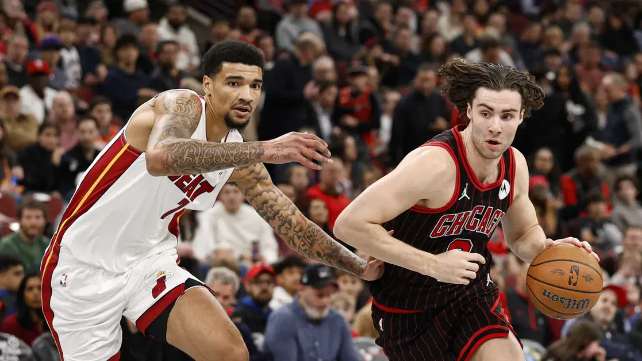 Dengan perubahan ini, Chicago Bulls dan Miami Heat akan bertemu tiga kali secara beruntun dalam jadwal yang sangat menuntut fisik. (Foto: AP)