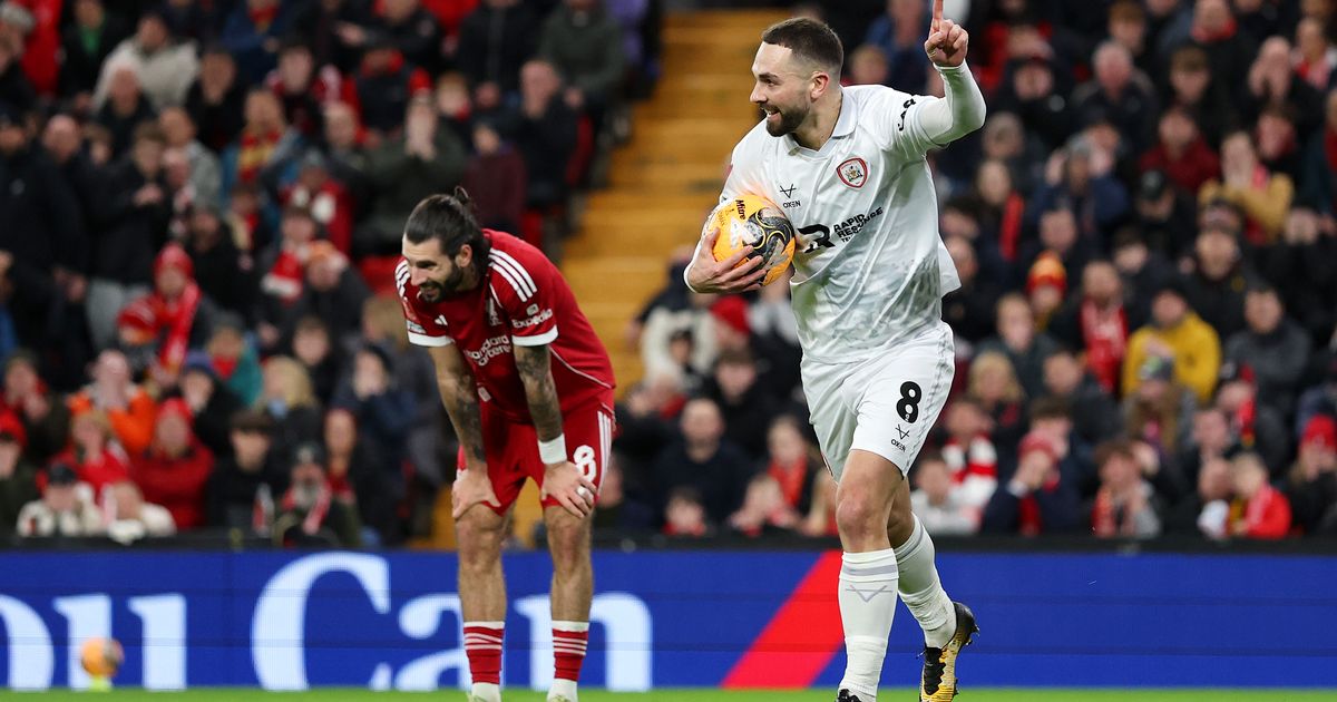 Dominik Szoboszlai Minta Maaf atas Kesalahan di Piala FA