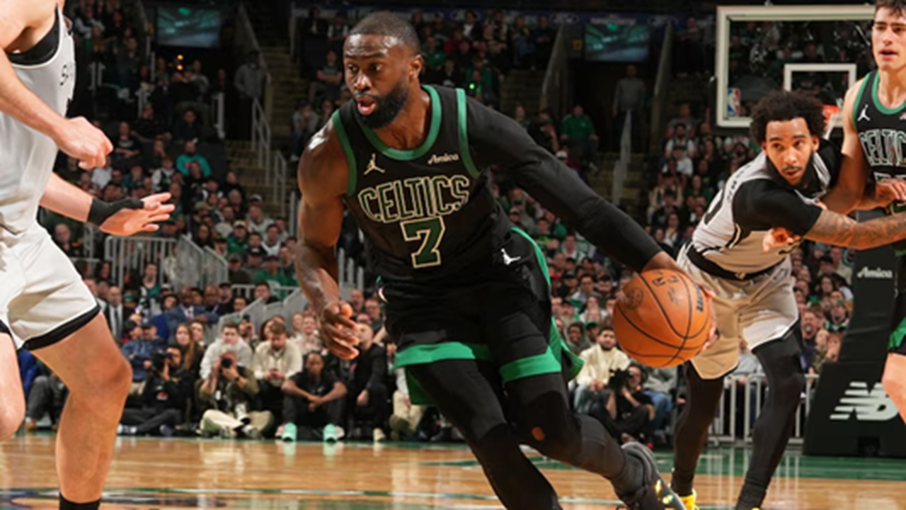 Jaylen Brown Terima Denda Usai Mengkritik Wasit