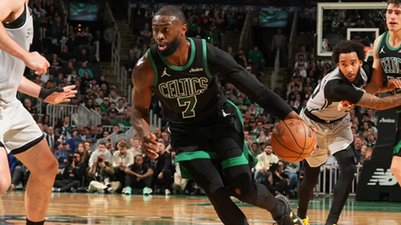 Jaylen Brown Terima Denda Usai Mengkritik Wasit