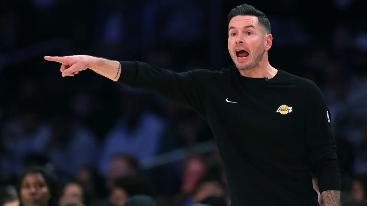 JJ Redick kesal akurasi Lakers lagi-lagi buruk. (Gambar: ESPN)