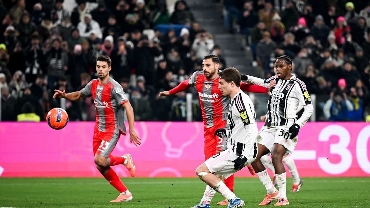 Juventus Diuntungkan Dua Penalti Kontra Cremonese, Eks Wasit Bilang Begini