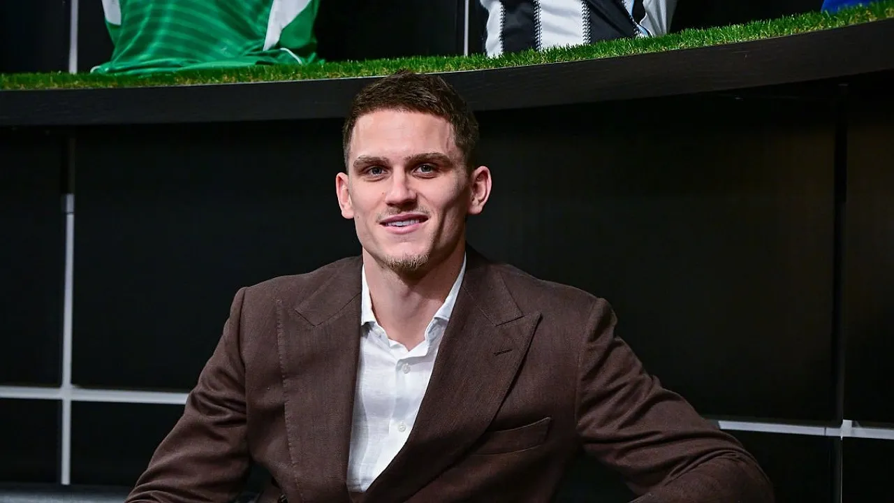 Bek Newcastle United, Sven Botman. (Foto: Serena Taylor/Getty Images)