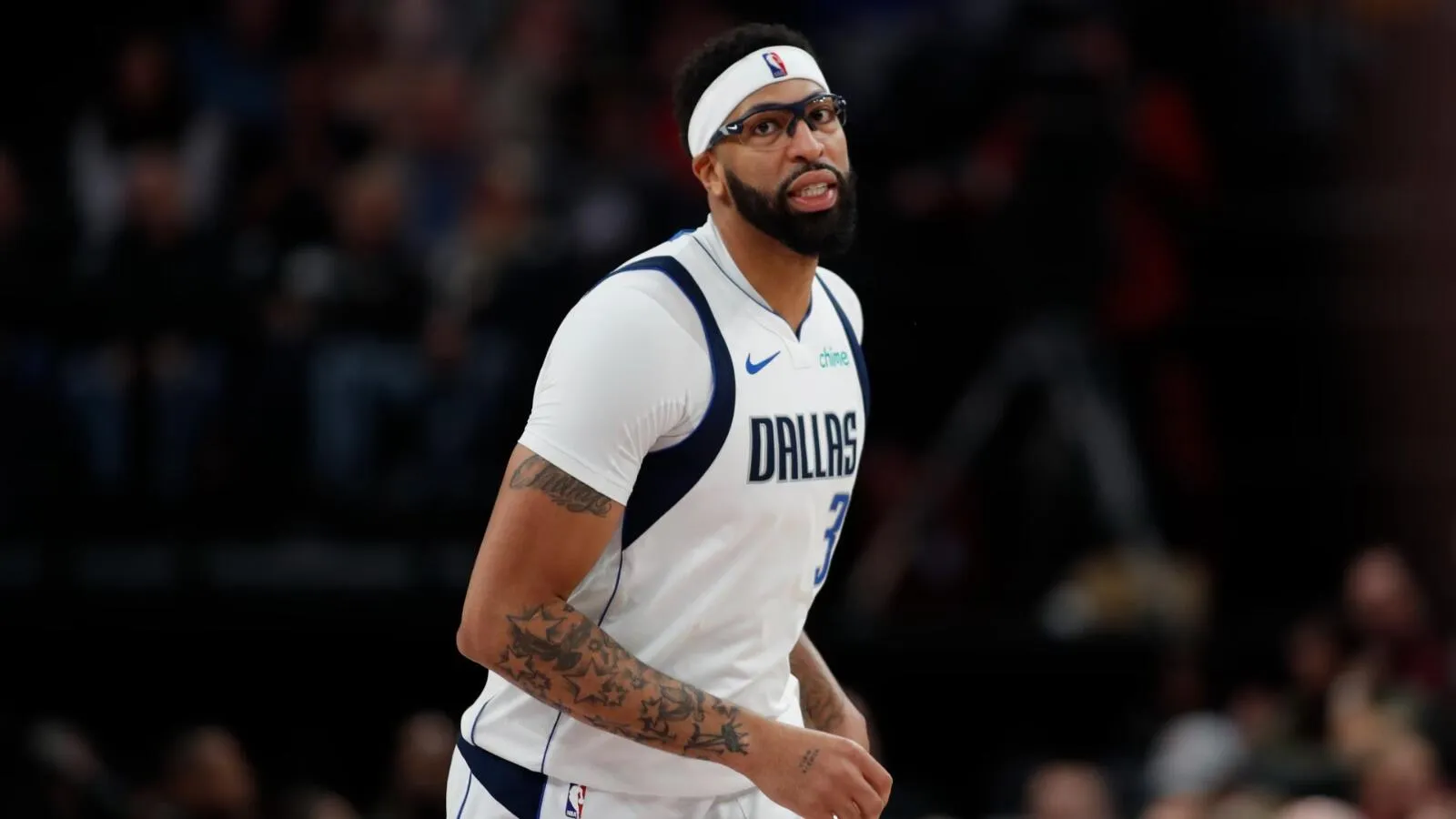 Anthony Davis Absen 6 Pekan, Mavericks Ketar-ketir - sumber: (mainbasket)