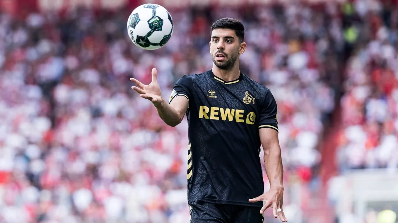 Cenk Ozkacar (Sumber: IMAGO/Beautiful Sports)