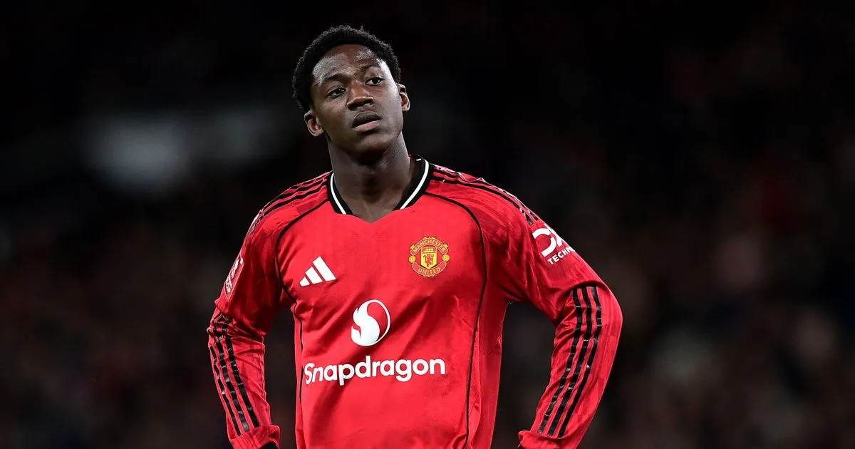 Kobbie Mainoo Pertimbangkan Pindah dari Man United - sumber: (manchestereveningnews)
