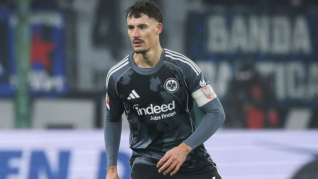 Robin Koch Kecewa, Eintracht Frankfurt Kalah di Menit Akhir