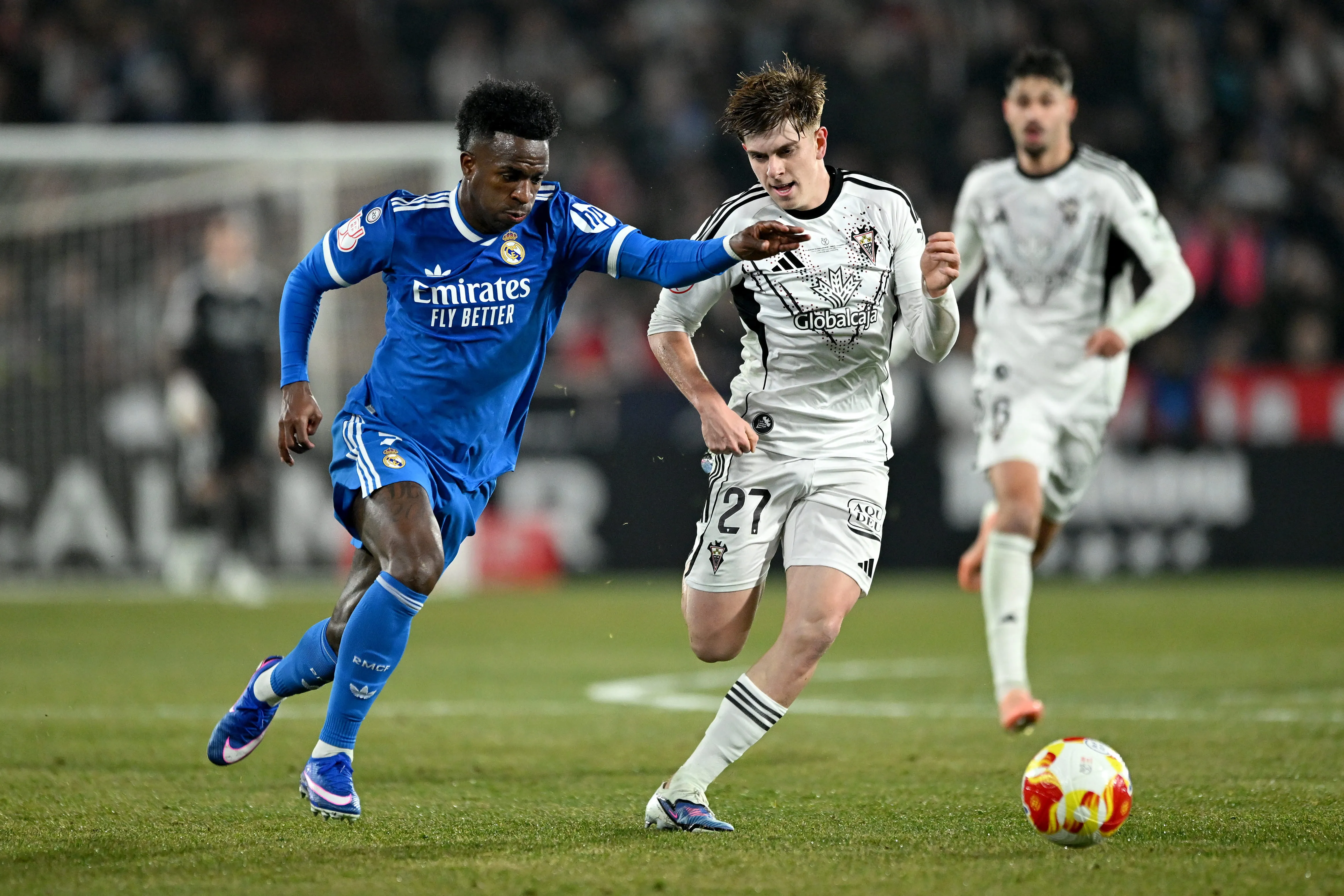 Real Madrid Buka Kembali Negosiasi Kontrak Vinicius - sumber: (footballespana)