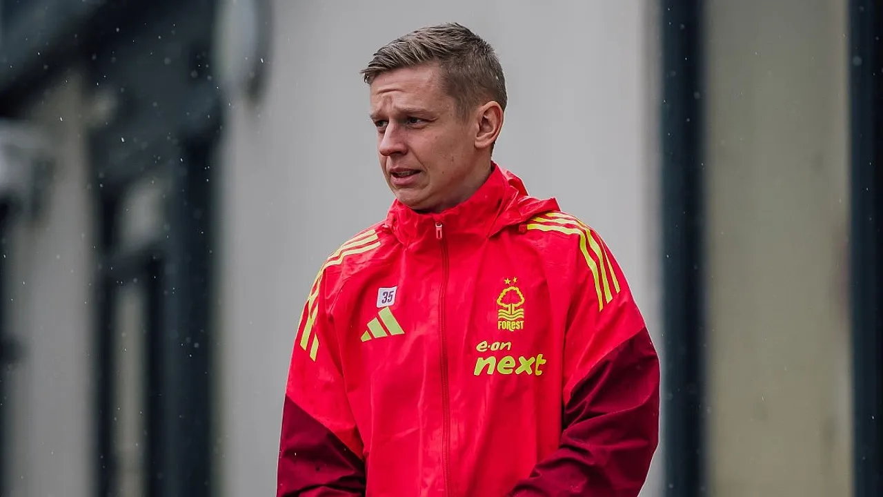 Oleksandr Zinchenko gagal bersinar di Nottingham Forest. (Foto: Ritchie Sumpter/Getty Images)
