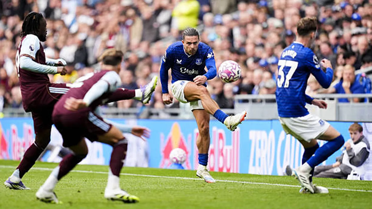 Aston Villa vs Everton / via Gettyimages