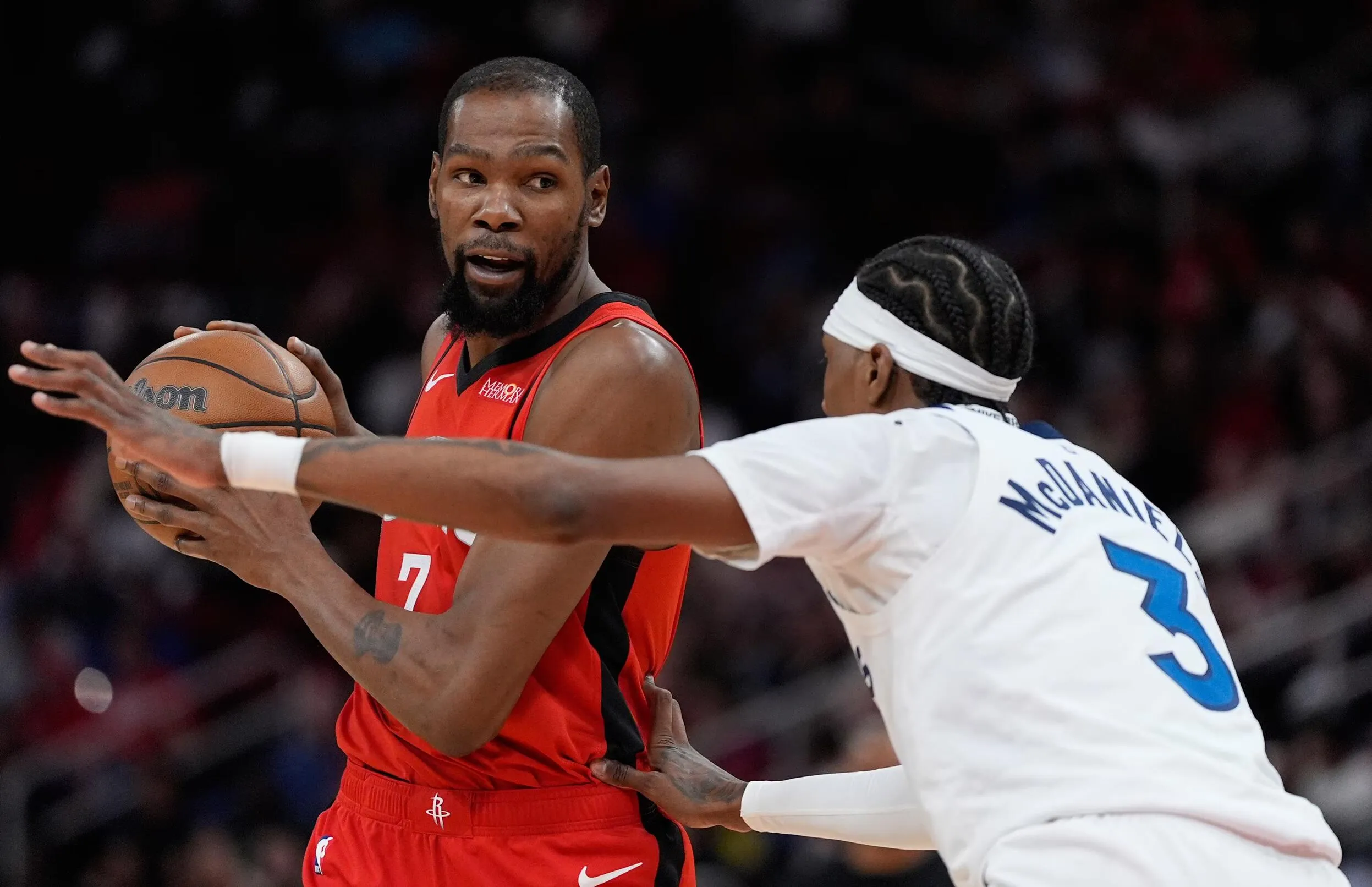 Kemenangan Gemilang Rockets Berkat 39 Poin Durant - sumber: (mainbasket)