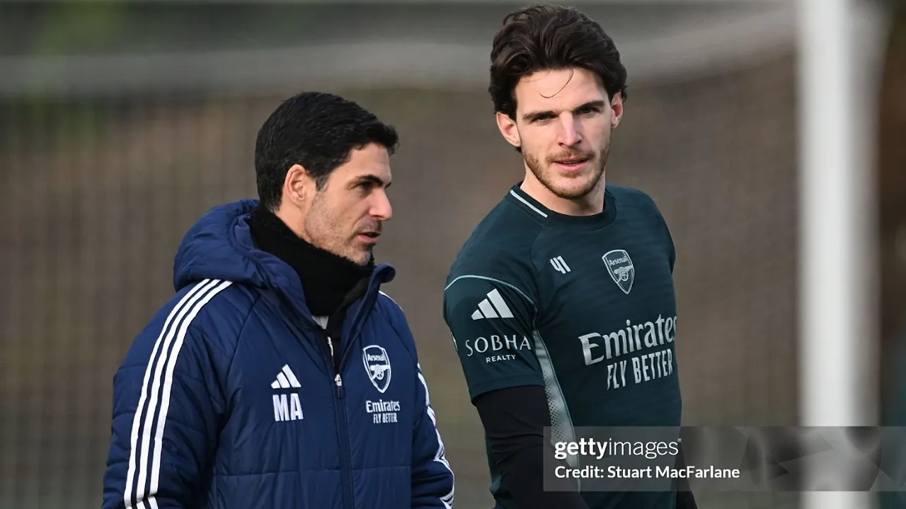 Mikel Arteta dan Declan Rice. (Foto: Stuart MacFarlane/Getty Images)