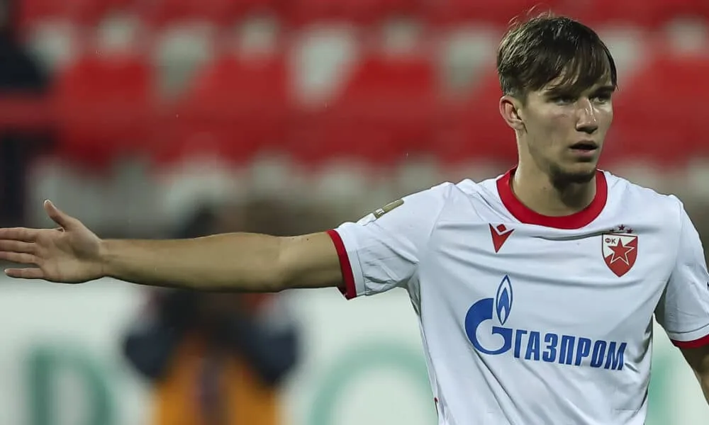 Arsenal dan Bayern Bersaing Gaet Vasilije Kostov - sumber: (footballtalk)