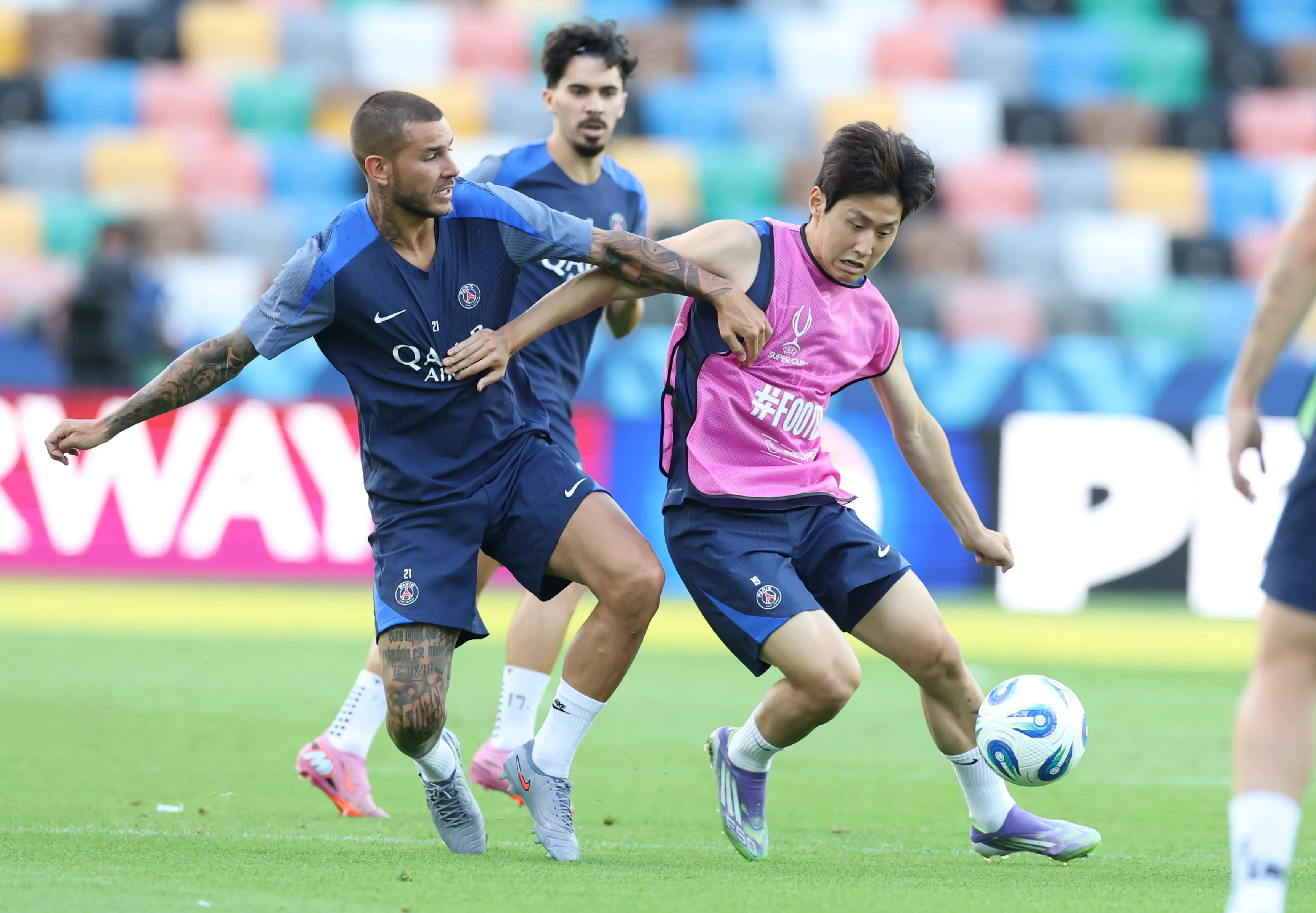 Atletico Madrid Bahas Transfer Penyerang PSG - sumber: (footballespana)