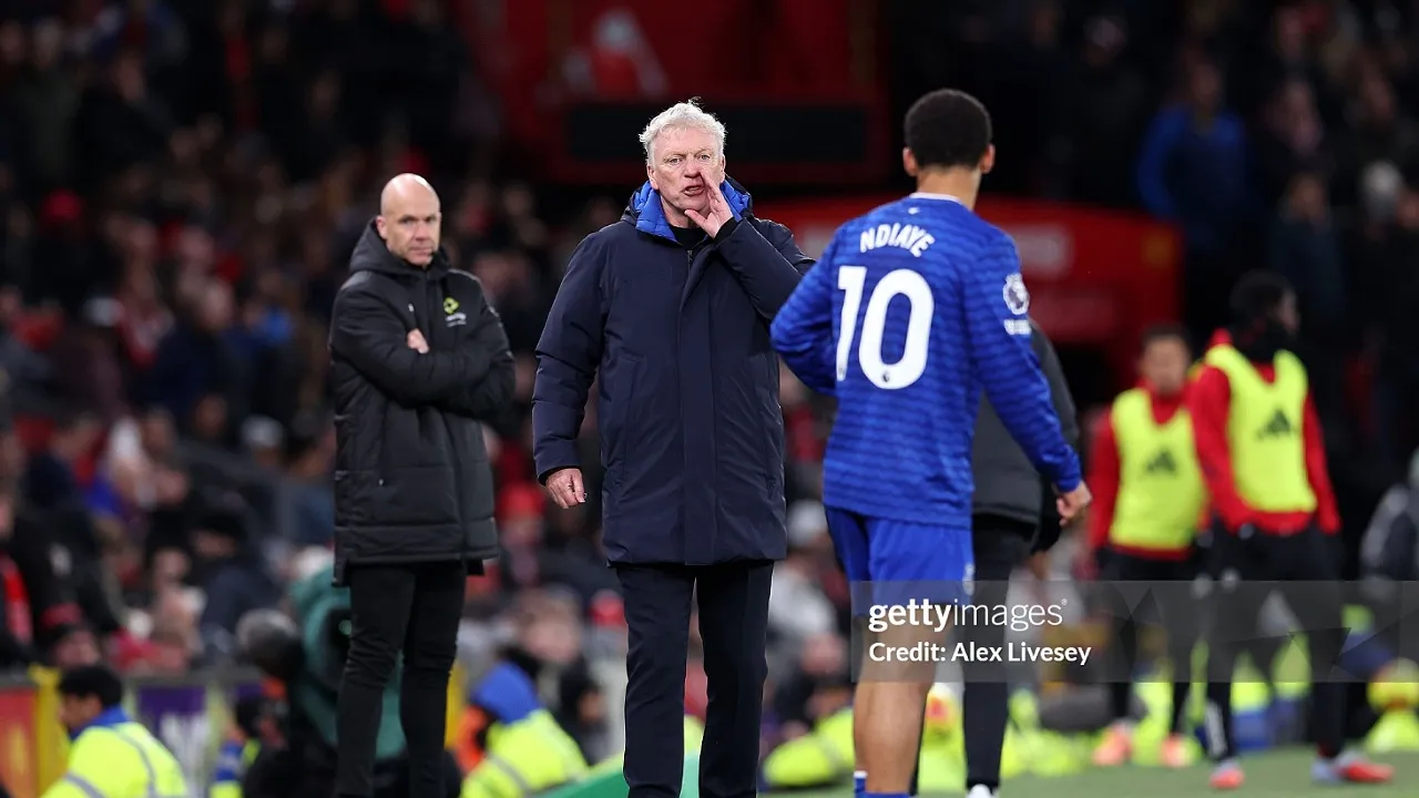 David Moyes dan Iliman Ndiaye. (Foto: Alex Livesey/Getty Images)