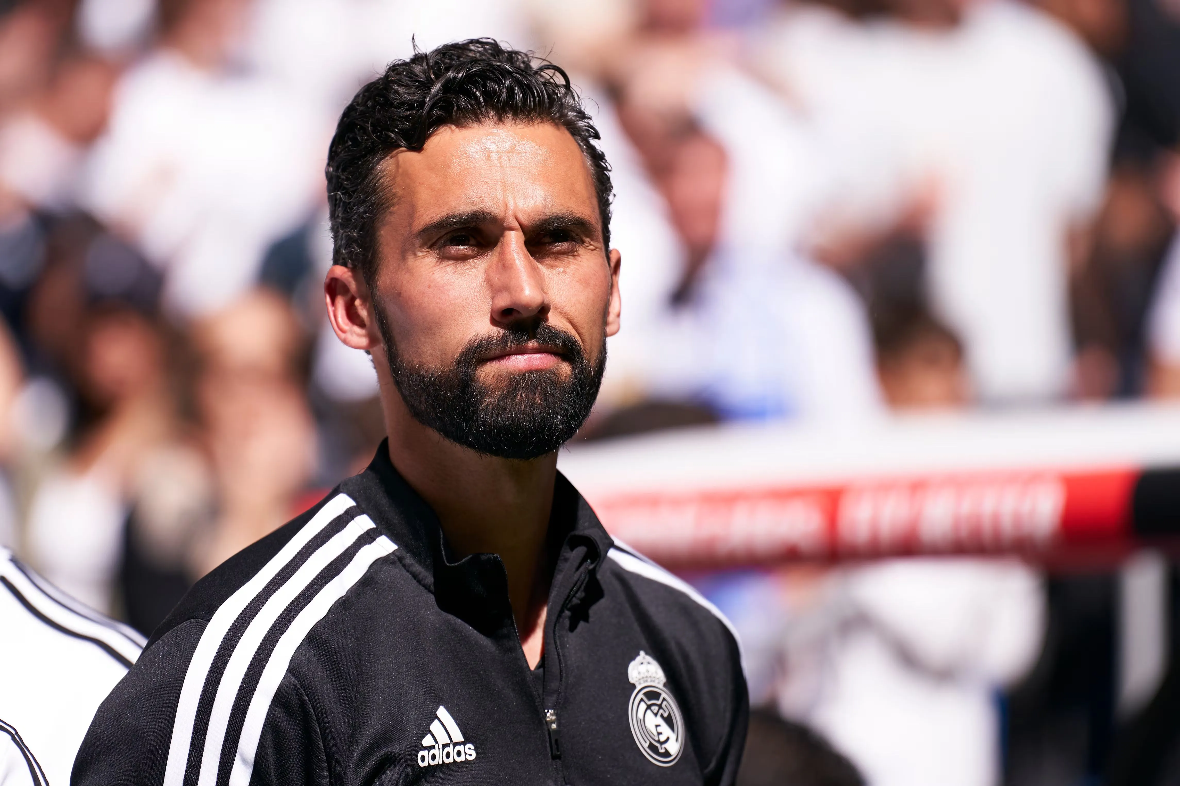 Arbeloa Tegaskan Tidak Perlu Tambahan Gelandang Baru - sumber: (footballespana)