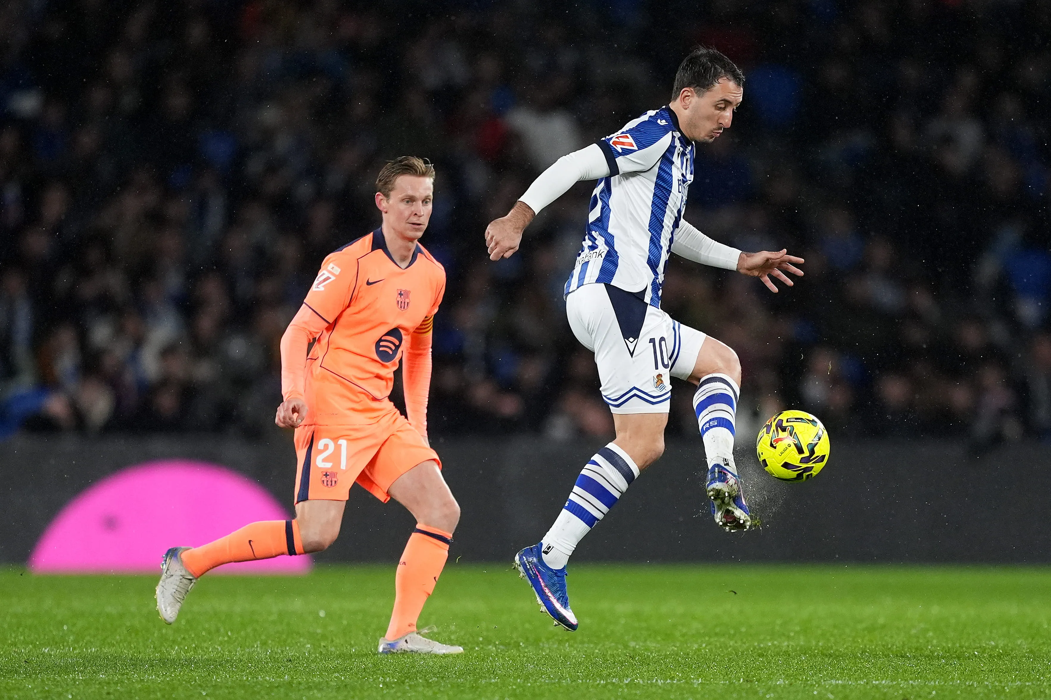 Frenkie de Jong Kritik Wasit Usai Kekalahan dari Sociedad - sumber: (footballespana)