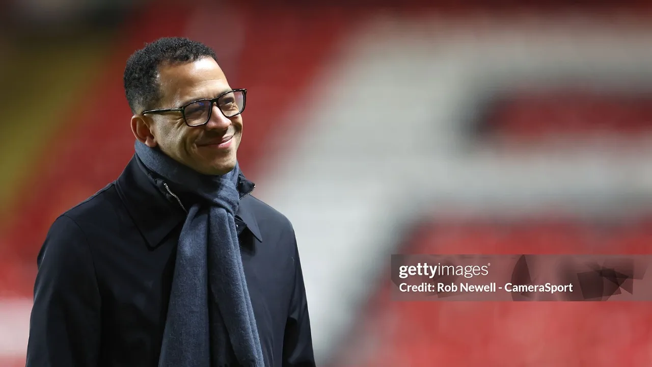 Pelatih Chelsea, Liam Rosenior. (Foto: Rob Newell - CameraSport via Getty Images)
