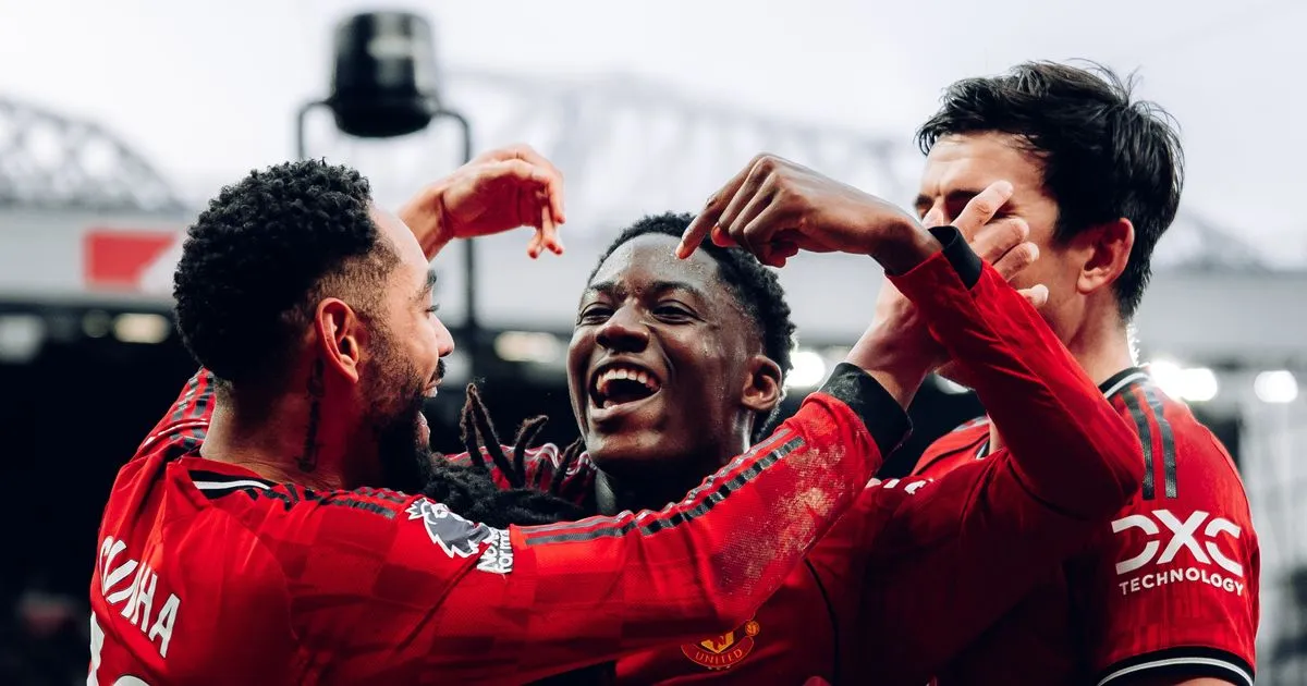 Mainoo Menuai Kesuksesan di Era Michael Carrick - sumber: (manchestereveningnews)