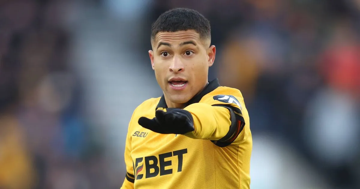 Man United Incar Dua Gelandang, Siapkan £30 Juta - sumber: (manchestereveningnews)