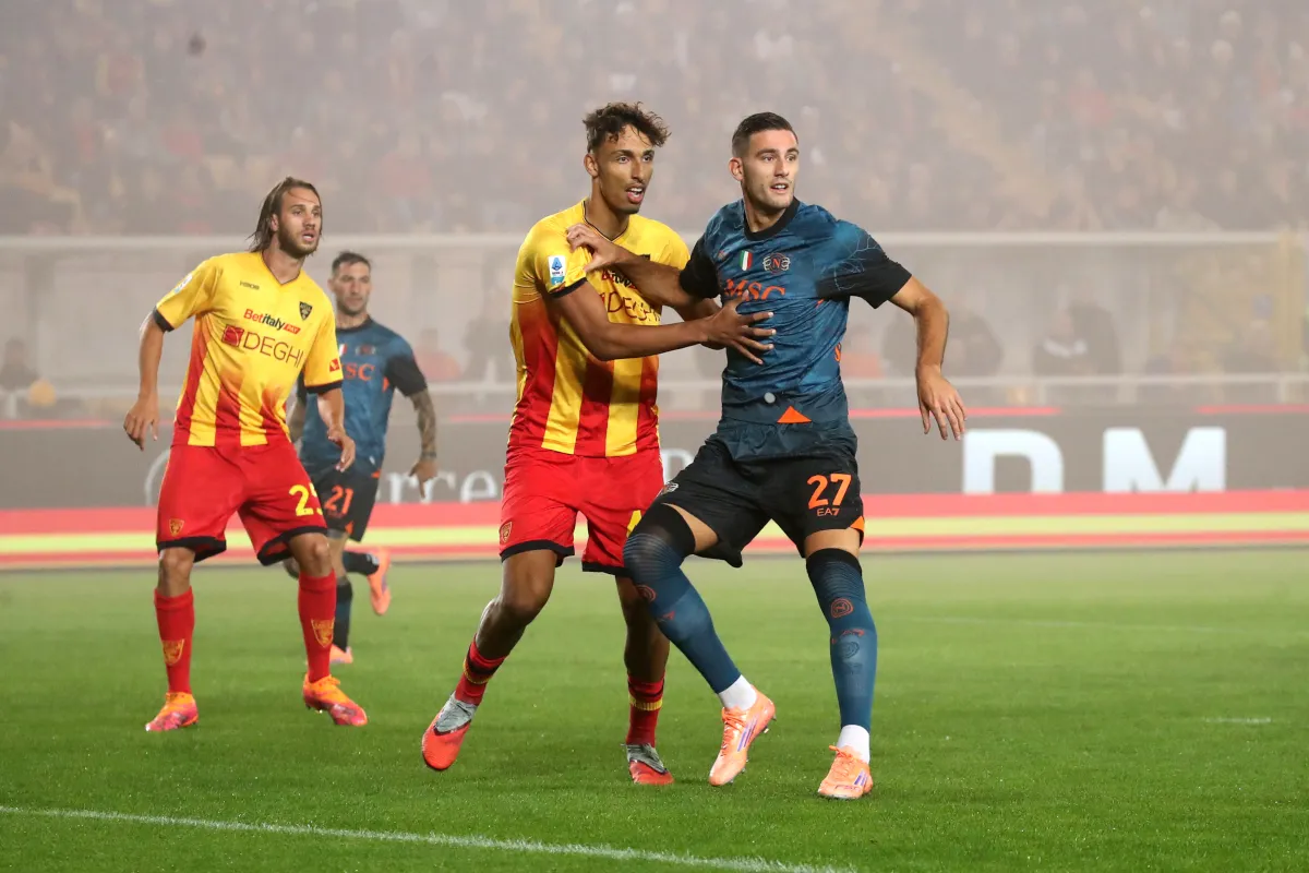 Nottingham Forest Tawar Pinjaman Lucca dari Napoli - sumber: (footballitalia)