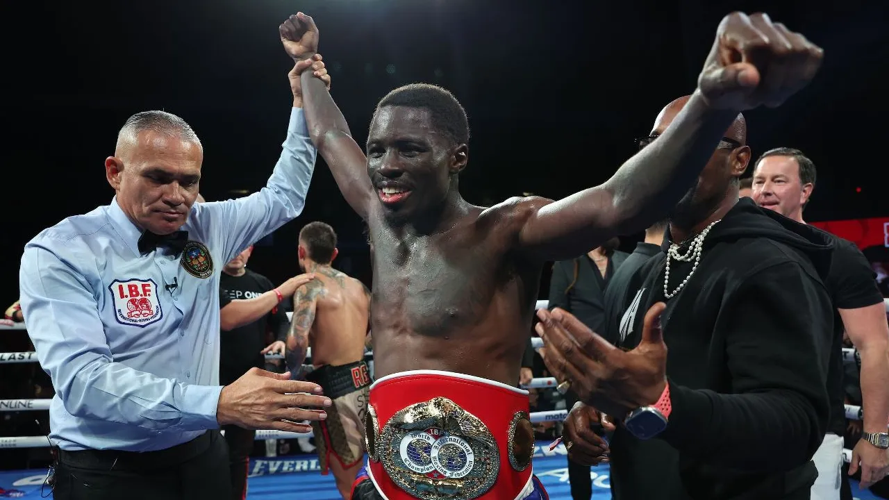 Salah satu nama yang muncul sebagai calon lawan Dalton Smith adalah juara dunia IBF kelas welter ringan, Richardson Hitchins. (Foto: Fight TV)