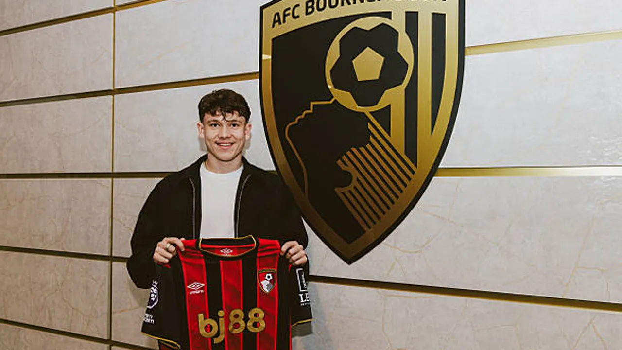 Alex Toth Resmi Gabung Bournemouth, Teken Kontrak Jangka Panjang