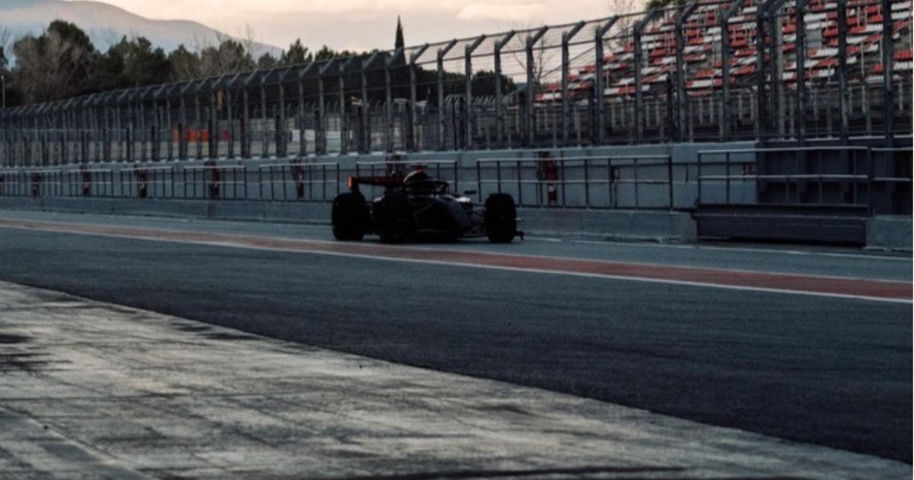 Audi Ungkap Citra 2026, Mercedes Kenang Hans Herrmann