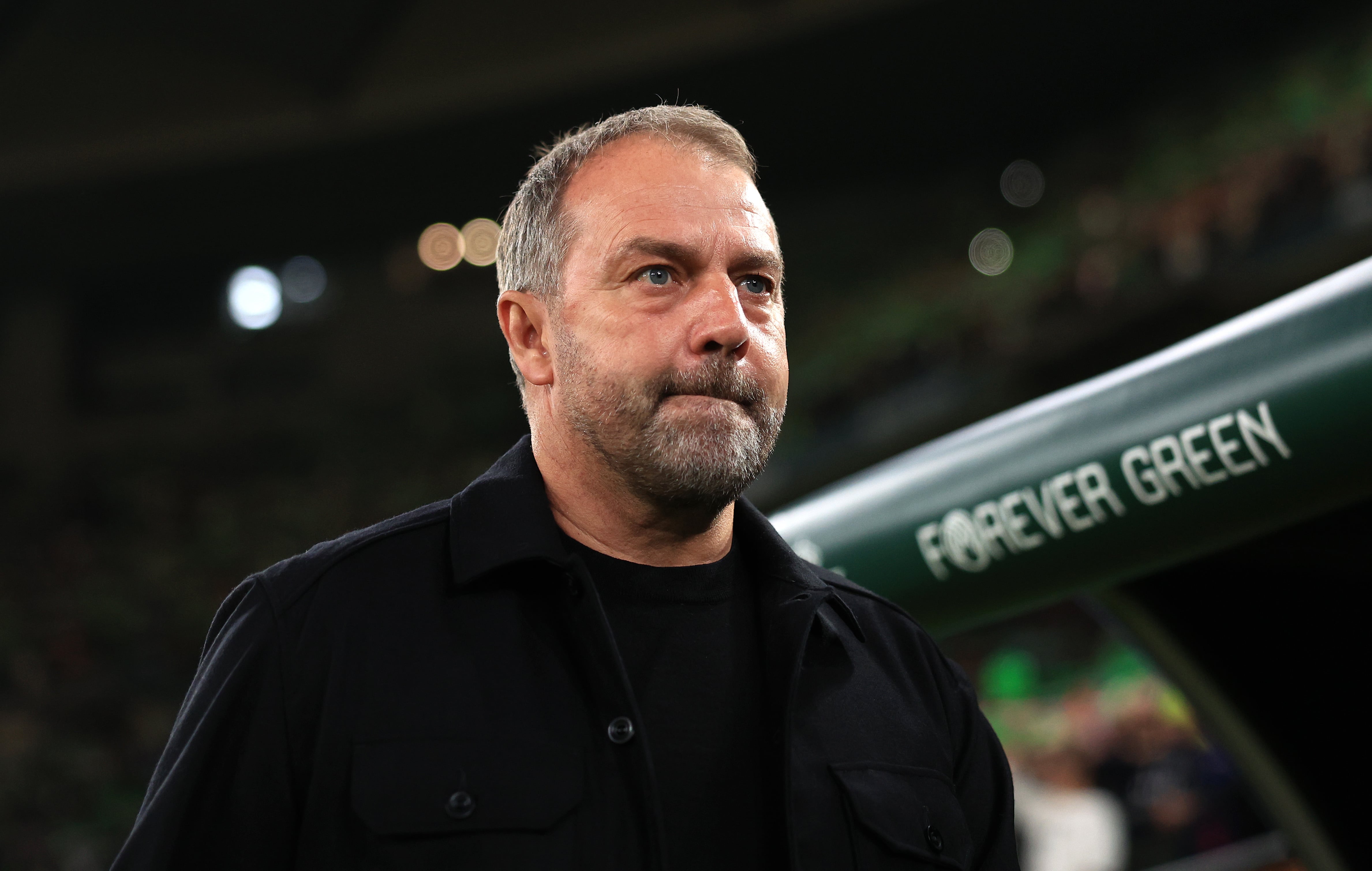 Hansi Flick Ragukan Rencana Barcelona Gaet Cancelo - sumber: (footballespana)