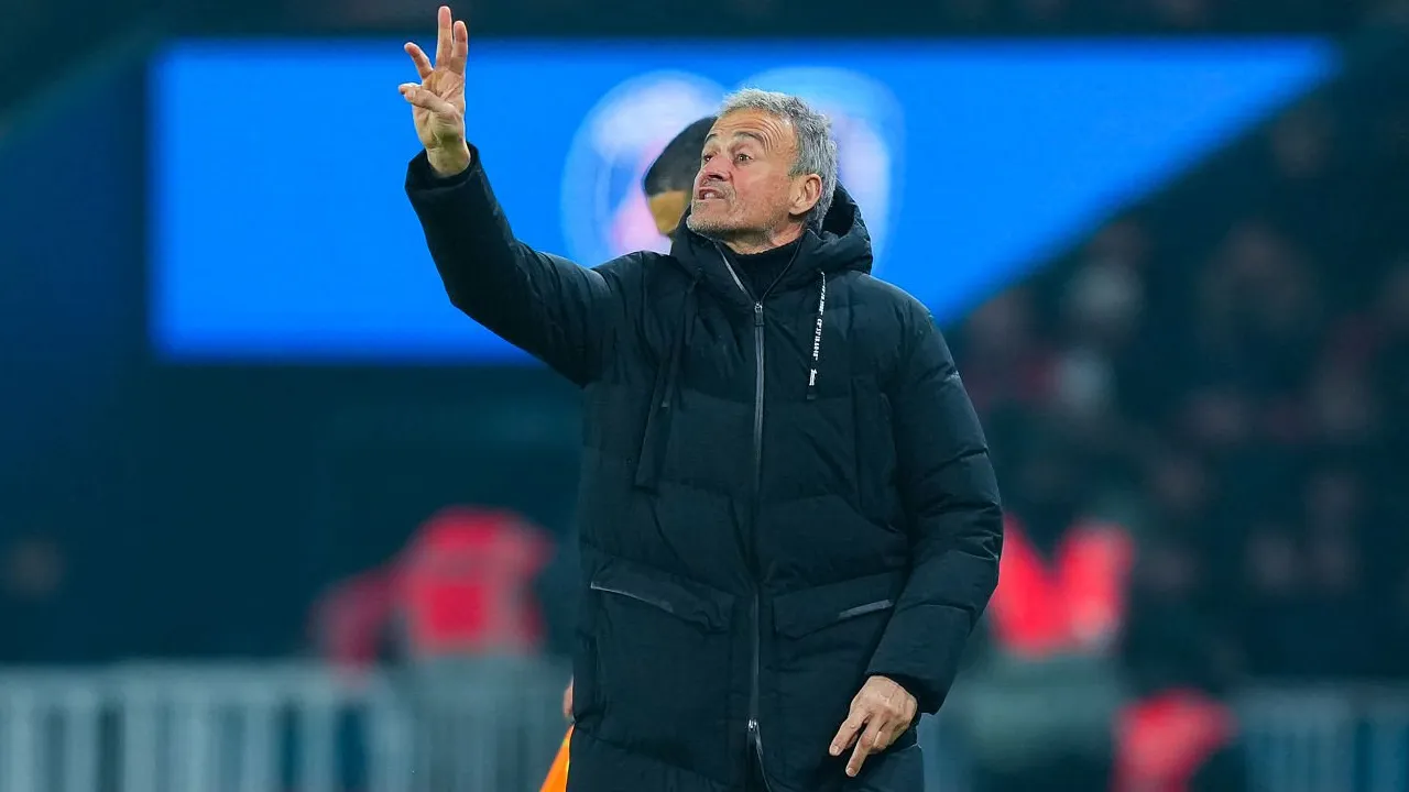 Luis Enrique jadi kandidat pelatih Barcelona.