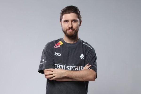 Pelatih Team Spirit Berjuang Hadapi Badai Selamatkan Dua Nyawa