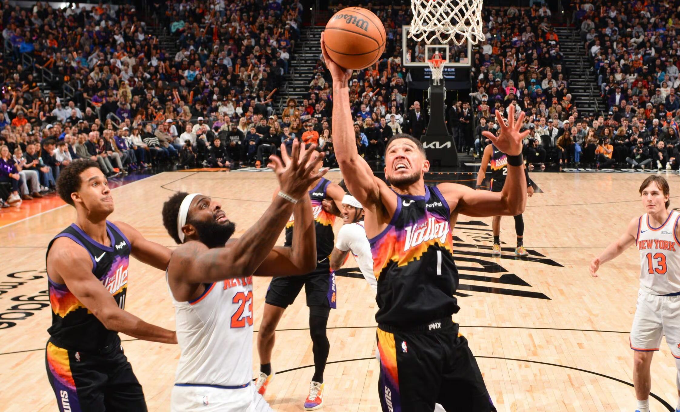 Suns Kalahkan Knicks di Menit Akhir, Skor 112-107