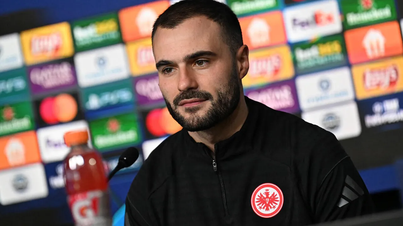 Dennis Schmitt adalah pelatih sementara Eintracht Frankfurt