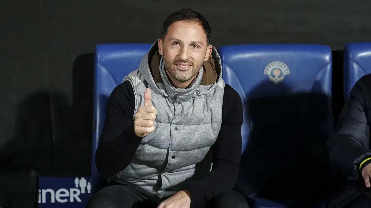 Domenico Tedesco berharap penampilan berani dari Fenerbahce lawan Aston Villa.