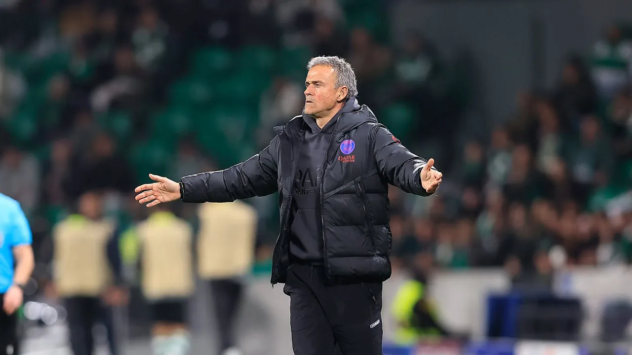 Pelatih Paris Saint-Germain, Luis Enrique.