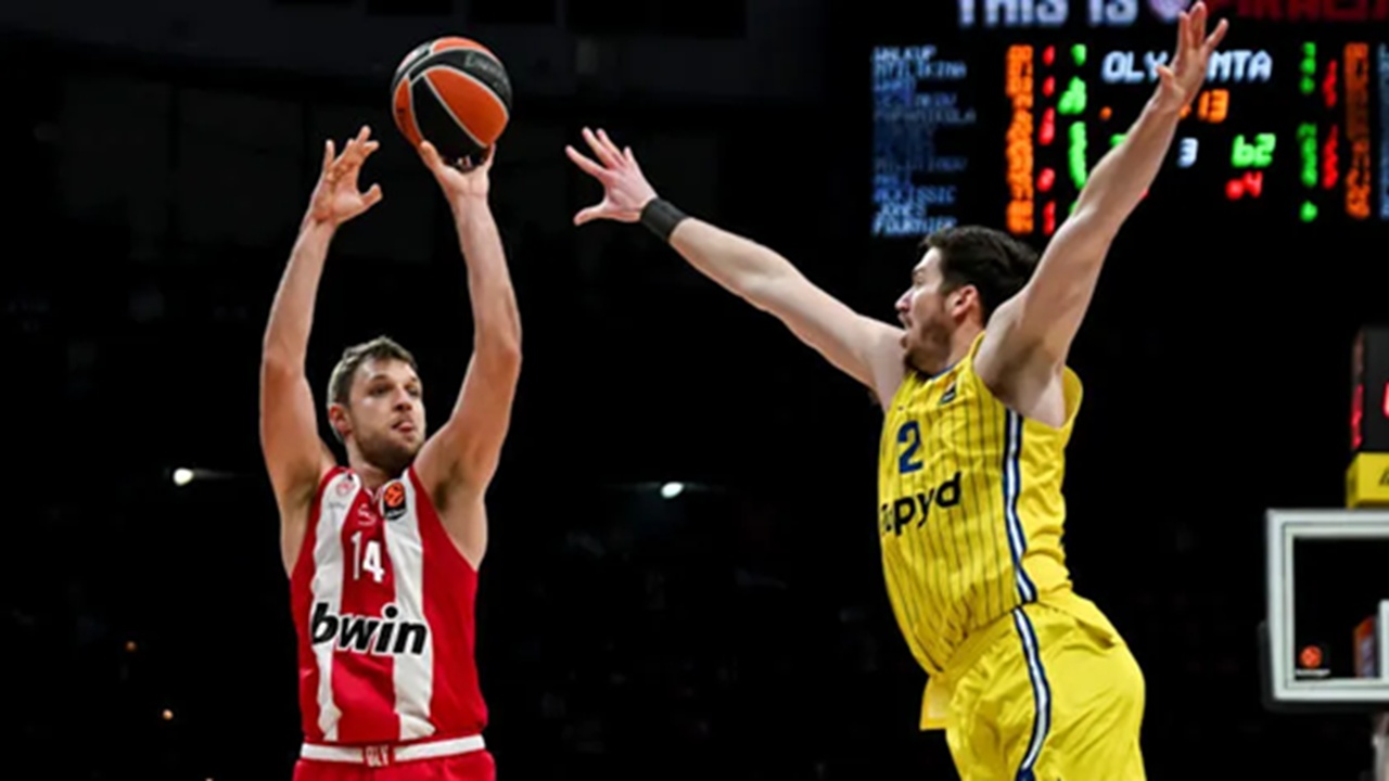 Sasha Vezenkov Buktikan Kemampuan dengan Antarkan Olympiacos Menang