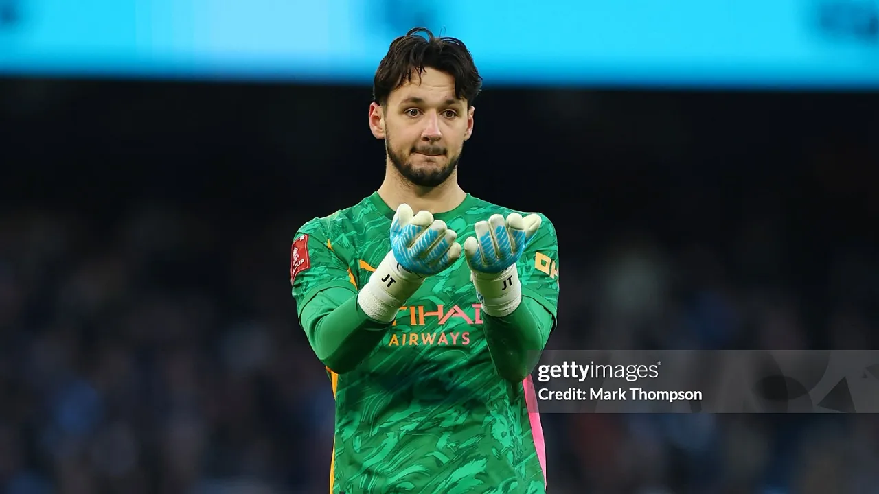 James Trafford masuk radar Bayer Leverkusen