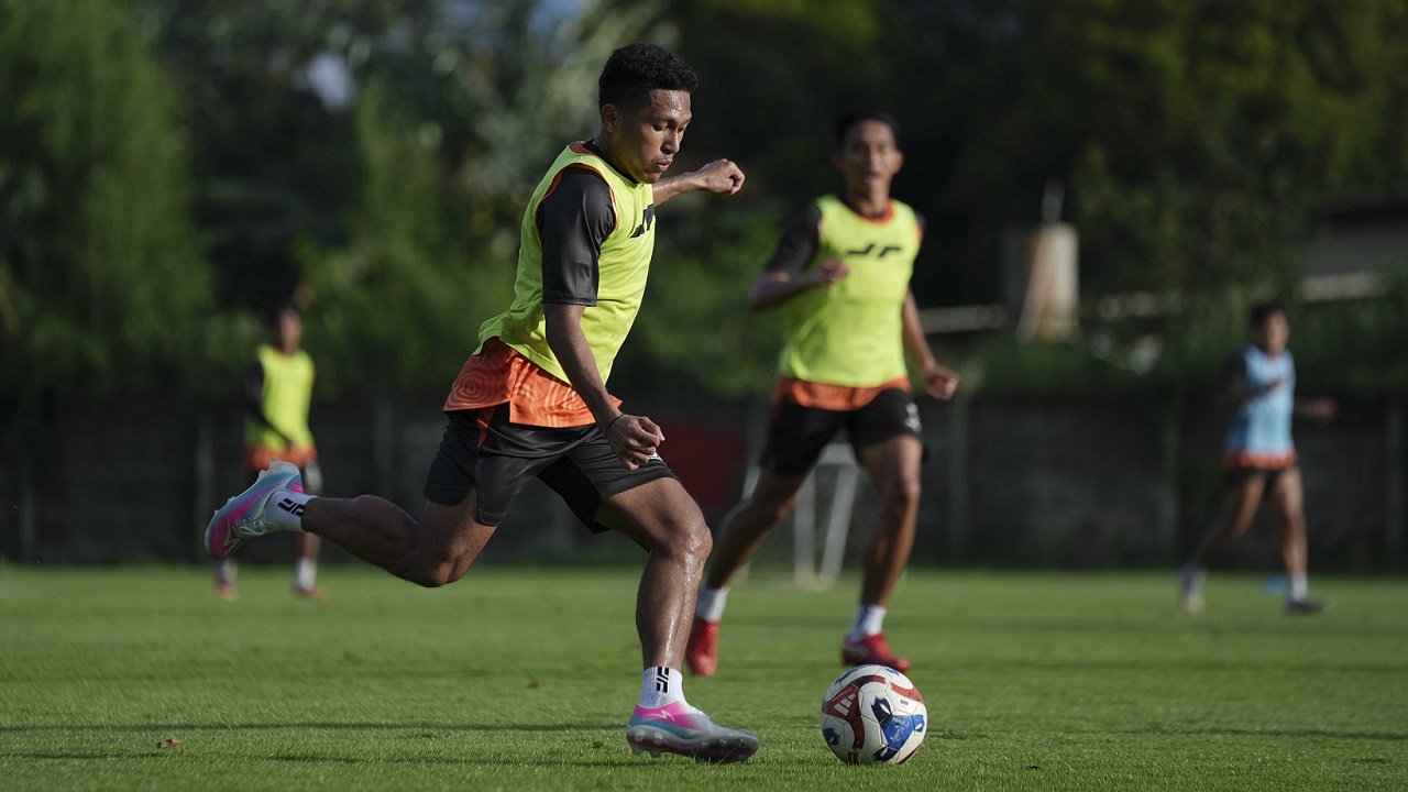 Fajar Fathurrahman Siap Beradaptasi dengan Taktik Mauricio Souza