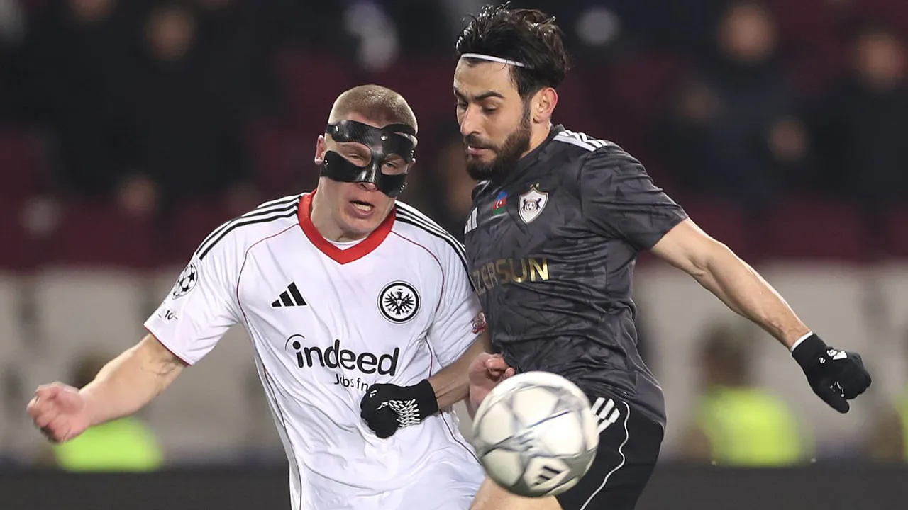 Frankfurt Tersingkir dari UCL, Rasmus Kristensen Akui Dua Kali Blunder