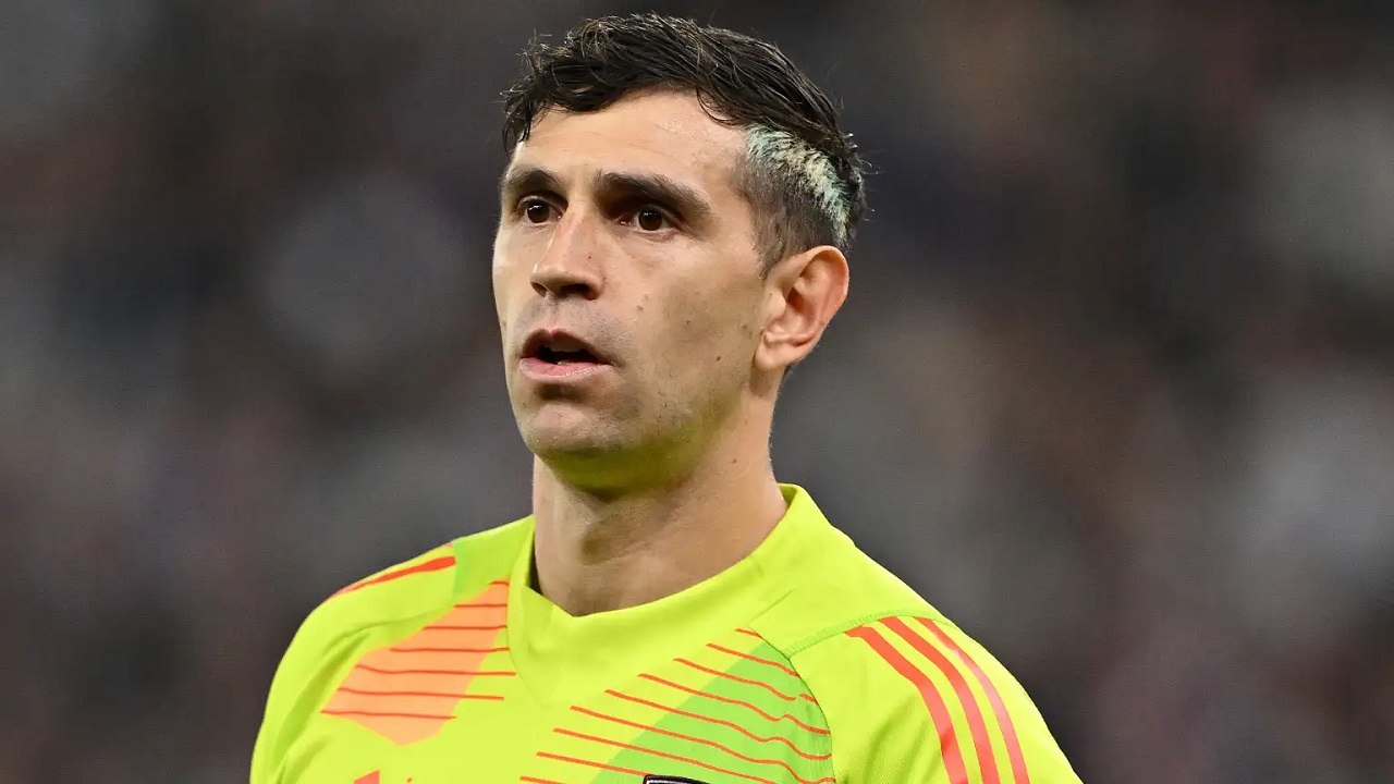 Lautaro Siap Turun Tangan Bujuk Emiliano Martinez Agar Gabung Inter