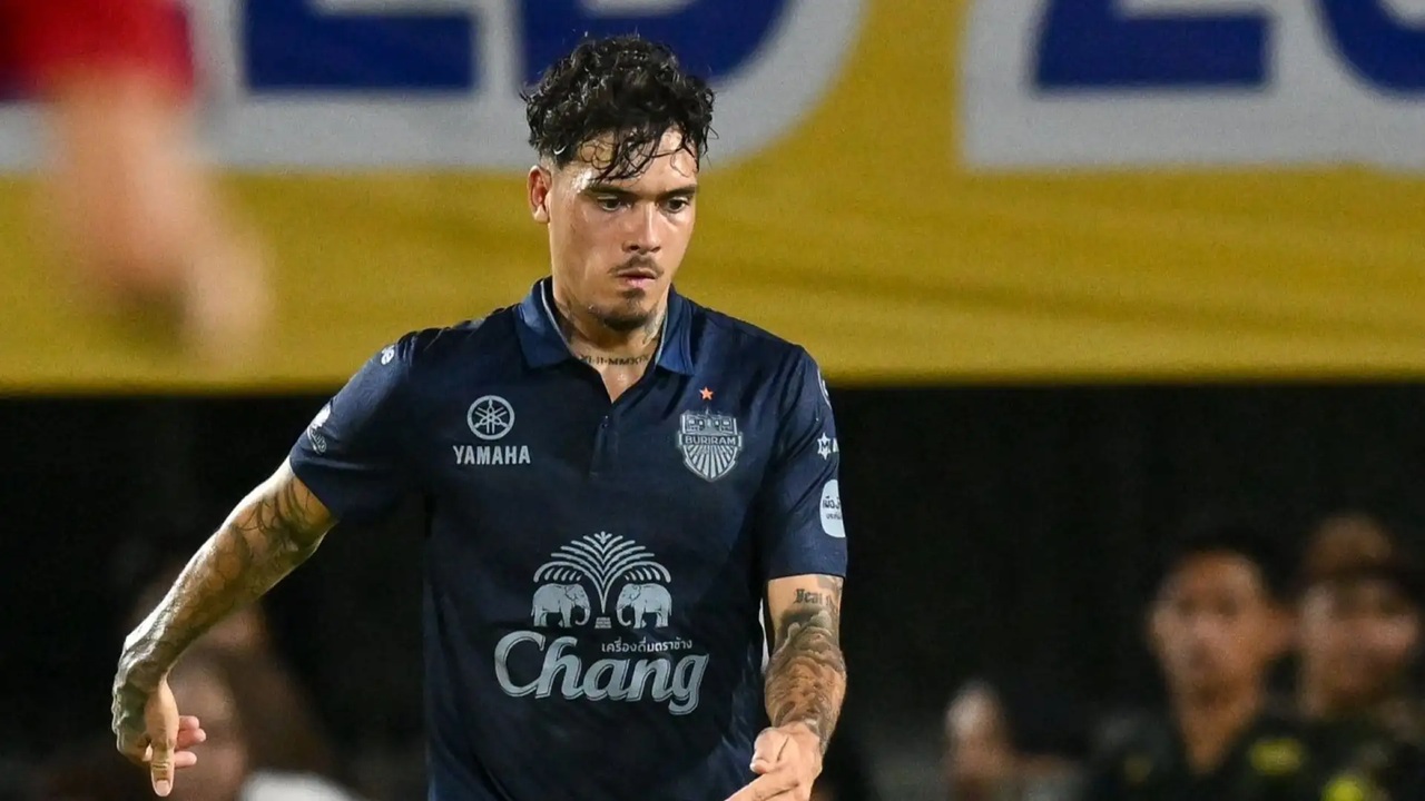 Shayne Pattynama Merapat ke Persija? Isyarat Transfer Makin Kuat