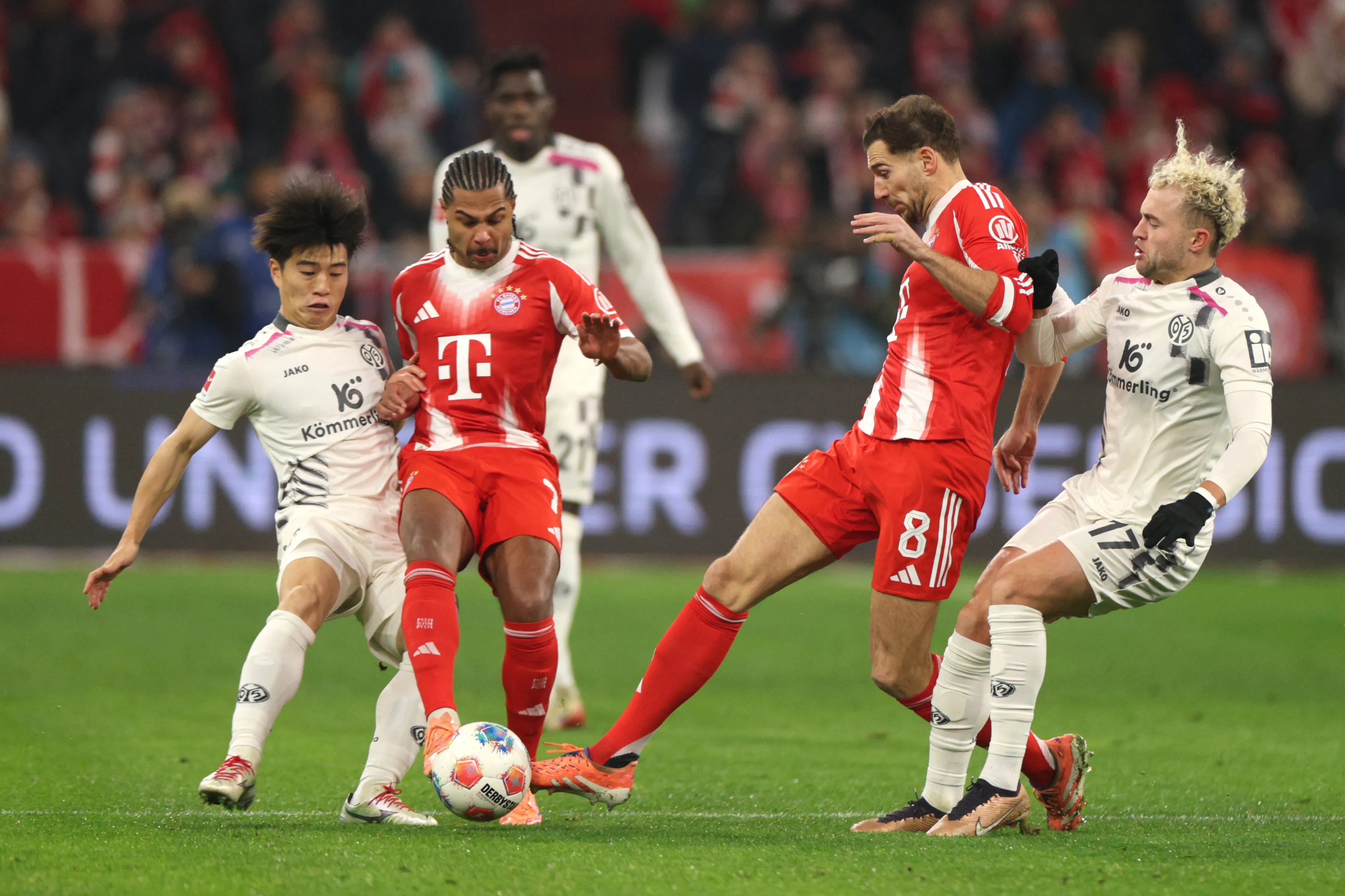 Barcelona Tidak Tertarik Rekrut Goretzka Musim Panas Ini - sumber: (footballespana)