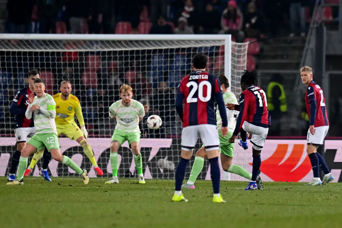 Bologna Imbangi Celtic 2-2 Berkat Gol Telat Rowe - sumber: (footballitalia)