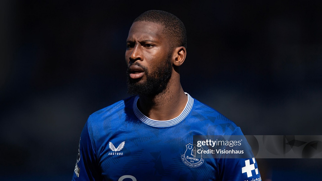 Como dan Fiorentina Bidik Striker Everton, Beto