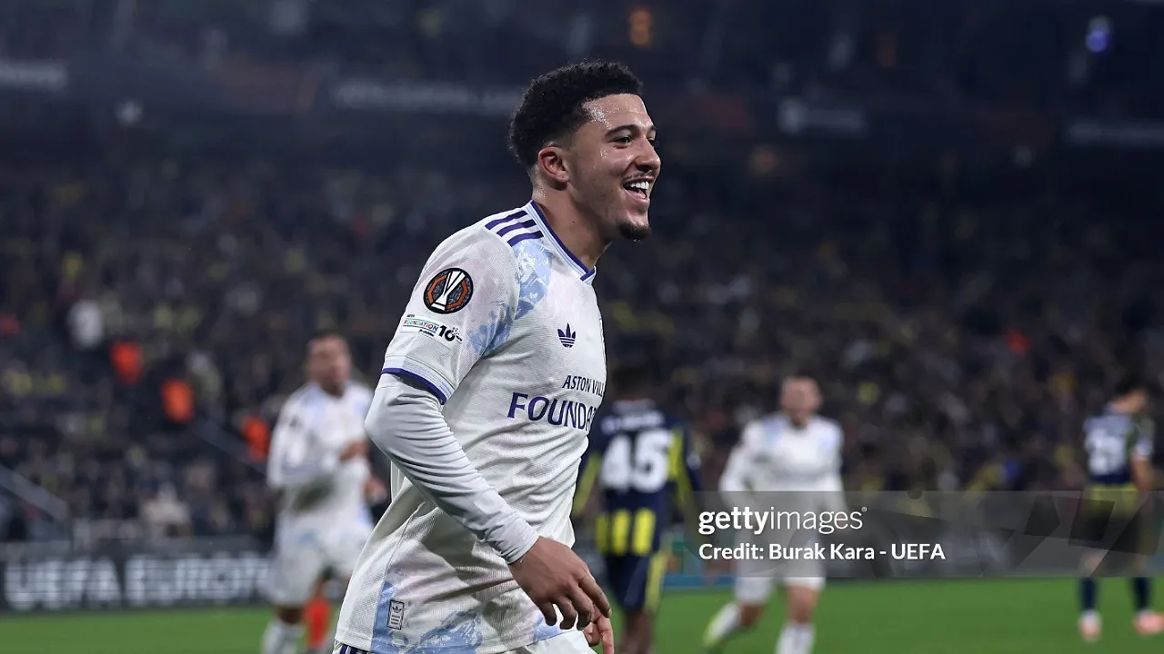 Jadon Sancho mencetak gol perdananya untuk Aston Villa